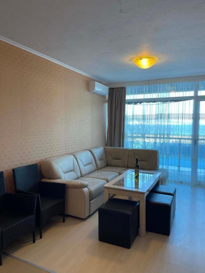 Gallery L Apartment *