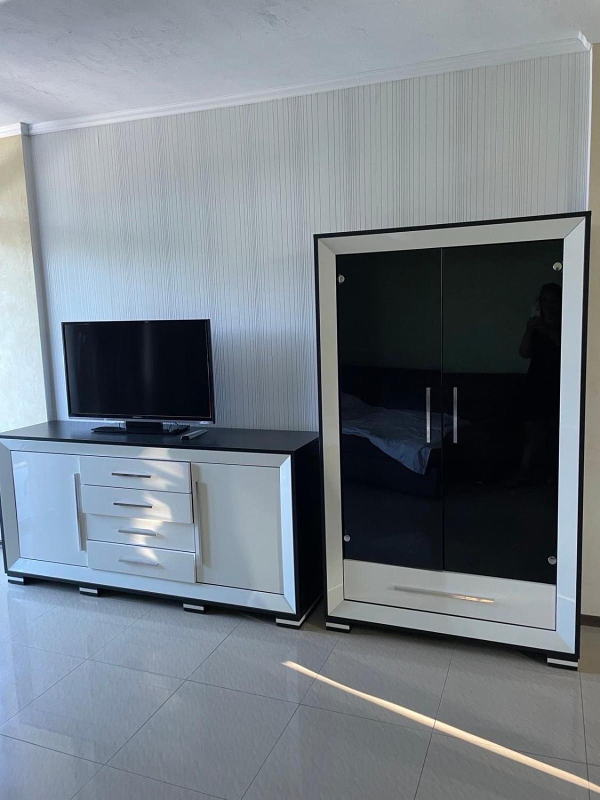 Apartment Gallery L